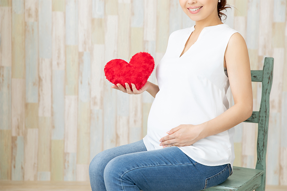 お腹の赤ちゃんの健康のためにも妊婦さんのお口のケアが大切です